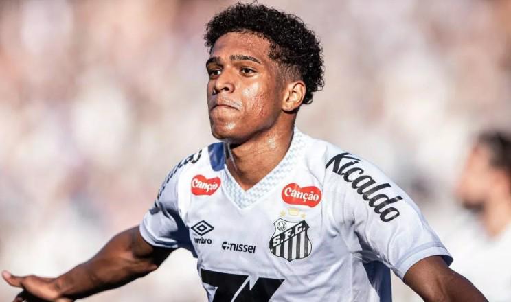 雷速平台-每体：巴萨已放弃引进桑托斯左后卫索萨，球员接近转会热刺